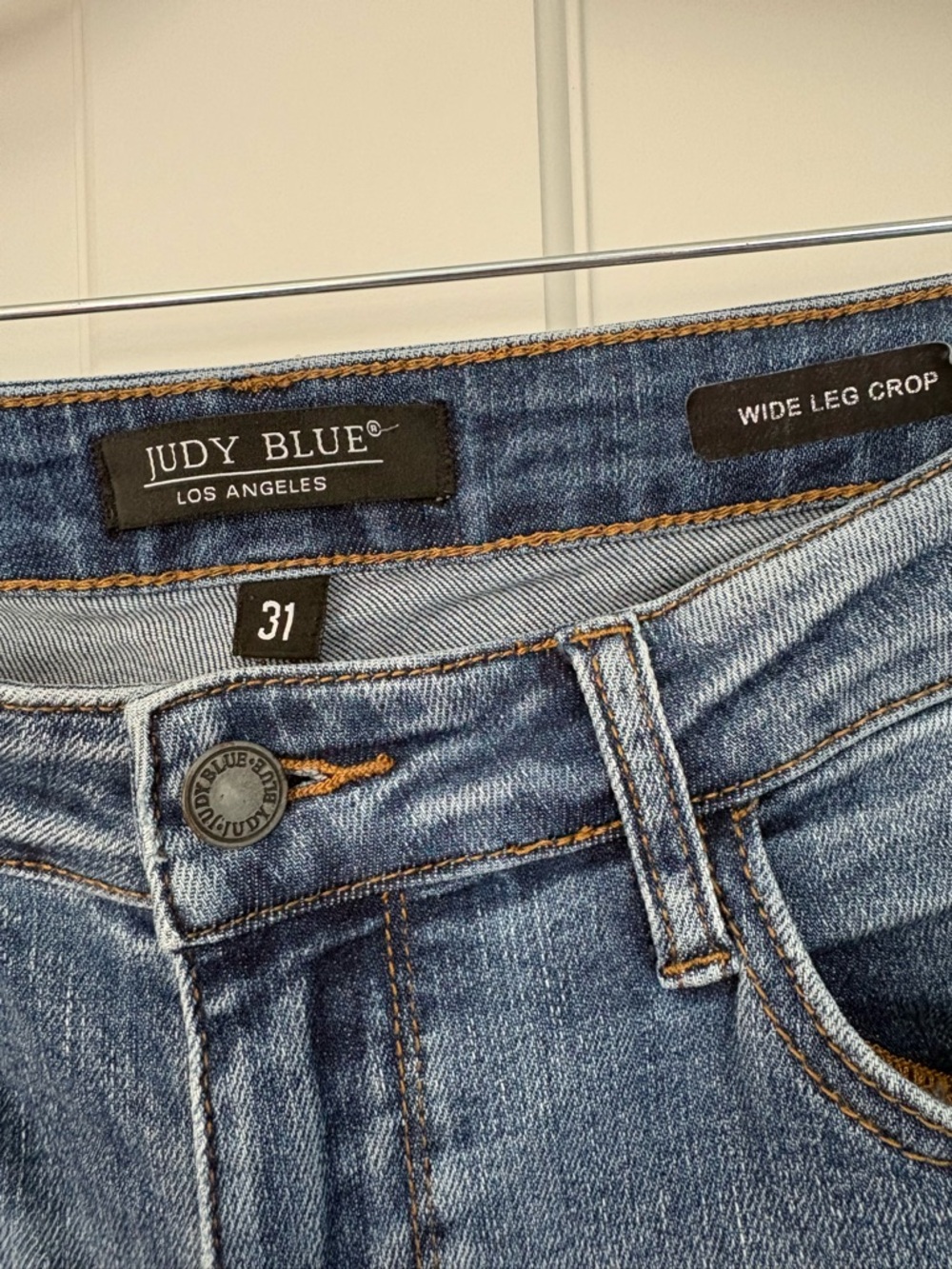 Judy Blue Light Blue Cropped Raw-Hem Jeans - Picture 2 of 4